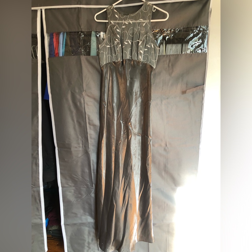 Gorgeous MichaelAngelo Evening Gown Size 4.  Silver Color.